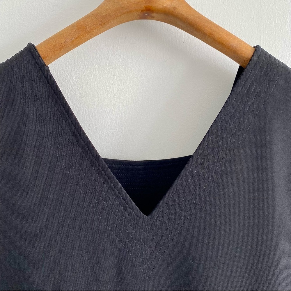 Dana Buchman Cap Sleeve Black Top Size Medium - Picture 4 of 5